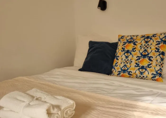Centre Cosy And Spacious * מנטון
