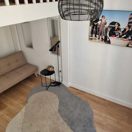 Centre Cosy And Spacious Apartment